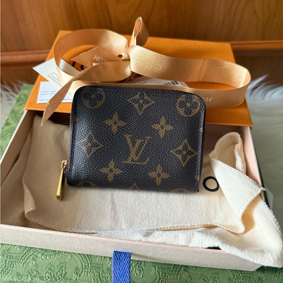 🤎 Louis Vuitton Monogram Zippy Coin Wallet 🤎 - Picture 15 of 15